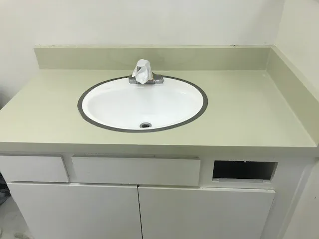 Roger's Tub Refinishing Picture 4