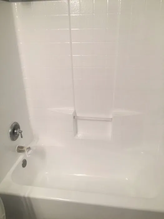 Roger's Tub Refinishing Picture 2