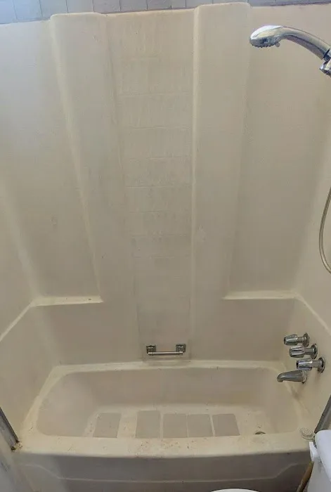 Affordable Bath Refinishing Picture 8
