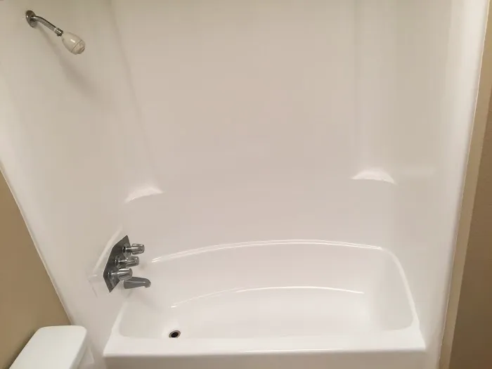 One Day Bathtub Refinishers Picture 1