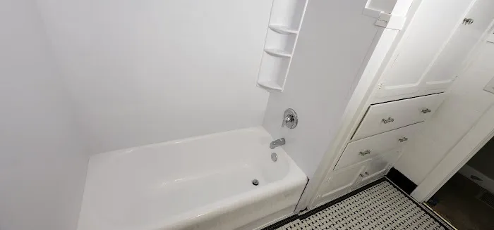 Quality Refinishing Services Picture 3