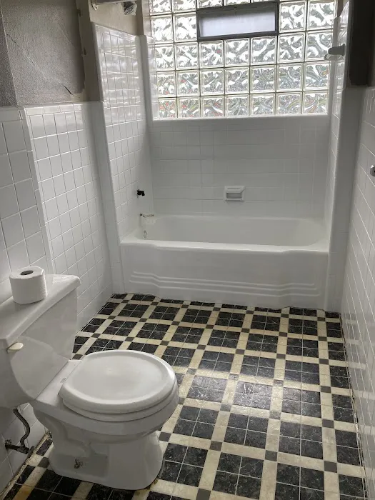 AAA Tub N Tile Picture 4
