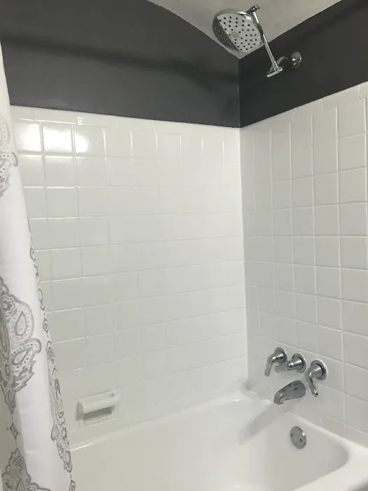 AAA Tub N Tile Picture 6