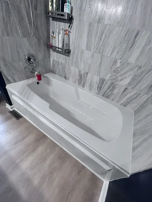 White Tub Refinishing Picture 10