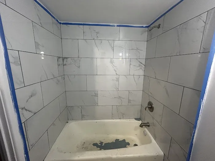 White Tub Refinishing Picture 5