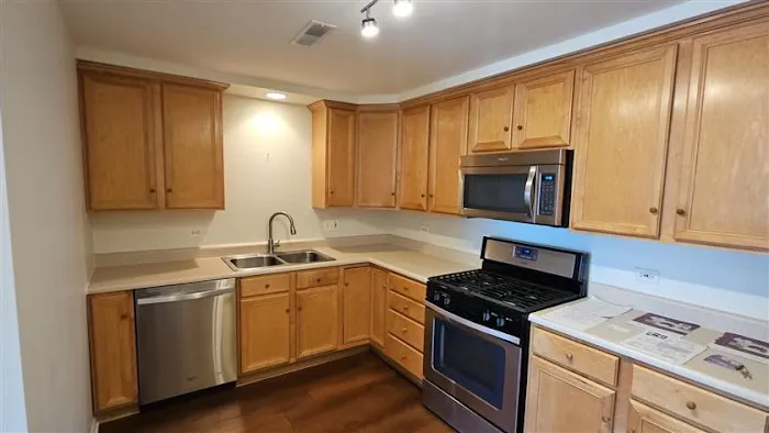 Cabinet Coats LLC Picture 9