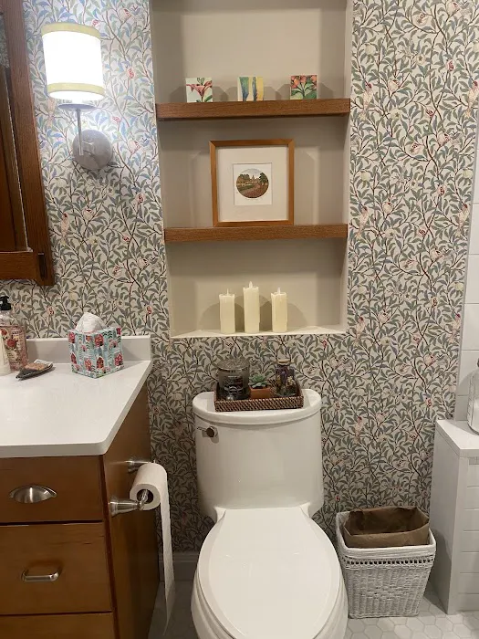 Cabinet Design & Sales Picture 2