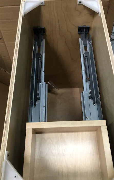 LG Kitchen Cabinets Direct Inc. Picture 2