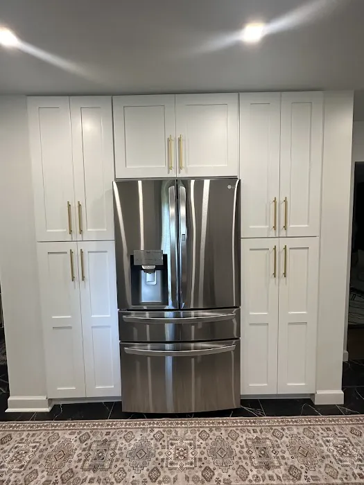 LG Kitchen Cabinets Direct Inc. Picture 4