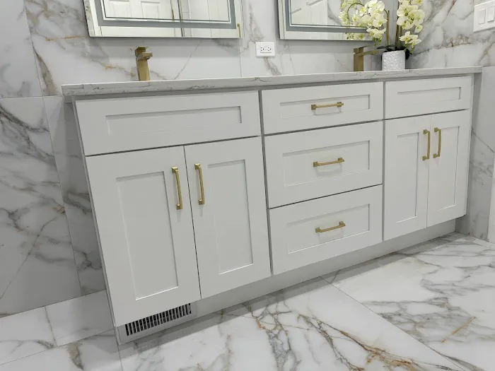 LG Kitchen Cabinets Direct Inc. Picture 9