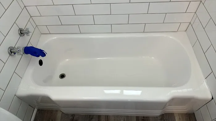 Zero Smell Bathtub Refinishing | ArmoGlaze Service Picture 2