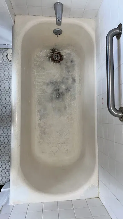 Zero Smell Bathtub Refinishing | ArmoGlaze Service Picture 5