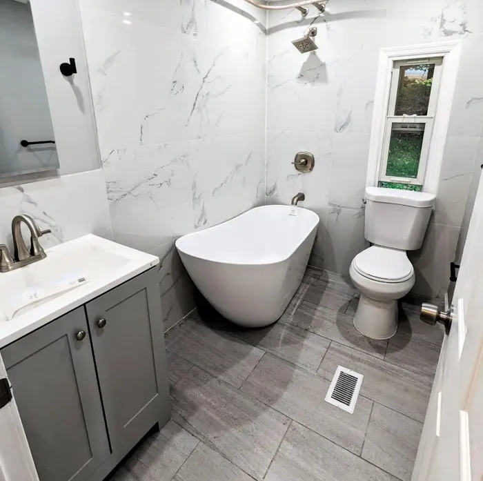 Tub refinishing in Chicago-Bathtub reglazing in Chicago. Picture 1