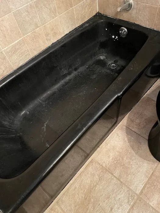 Tub refinishing in Chicago-Bathtub reglazing in Chicago. Picture 8