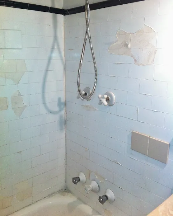 Jim's Tub Refinishing Picture 3