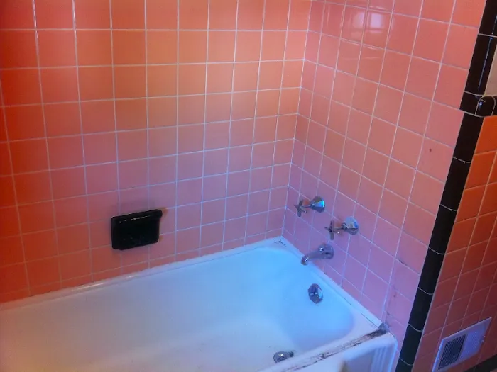 Jim's Tub Refinishing Picture 5
