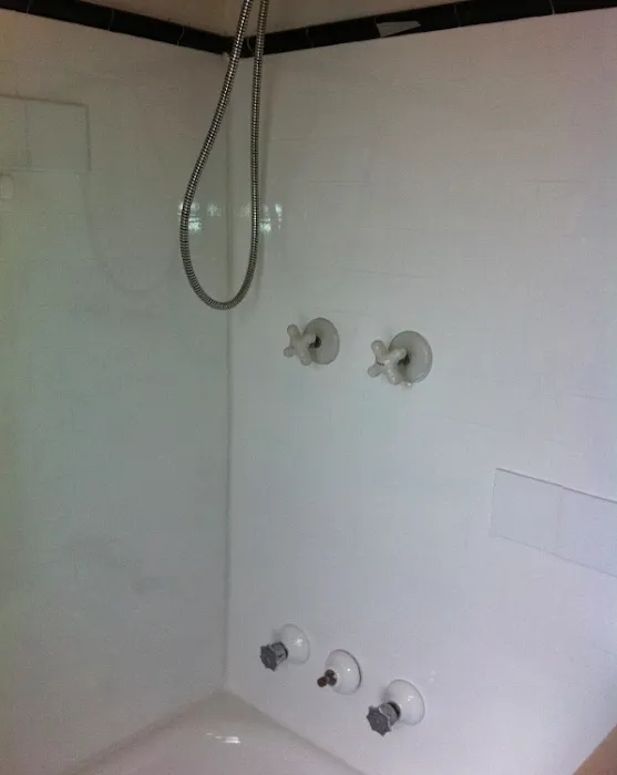 Jim's Tub Refinishing Picture 4