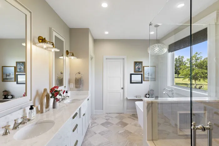 Just bathrooms Picture 9