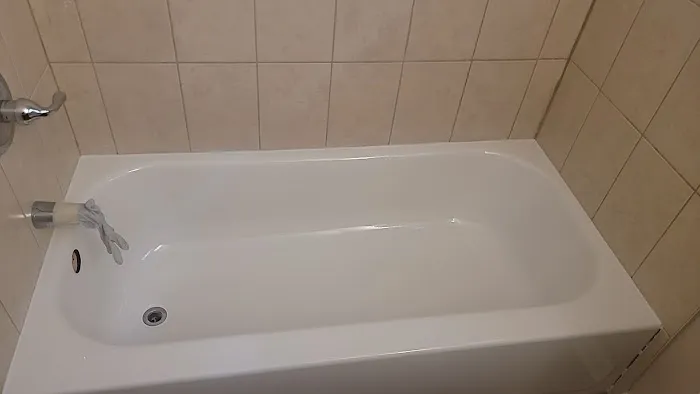 ArmoGlaze Bathtub Refinishing Odorless | Chicago Picture 4