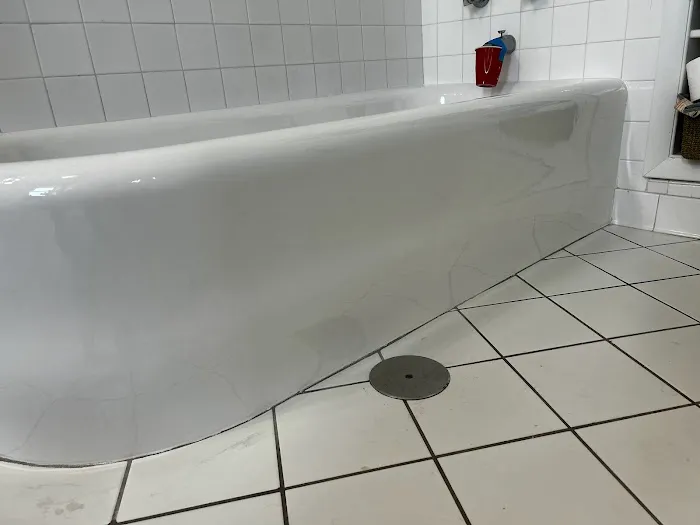 ArmoGlaze Bathtub Refinishing Odorless | Chicago Picture 2