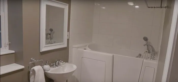 Chicago Tub Pros Refinishing Picture 2