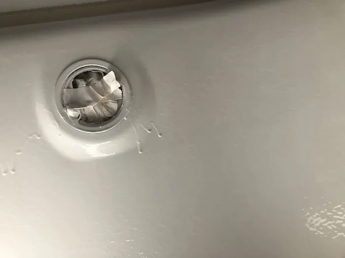 Bathtub Refinishing of Chicago Picture 2