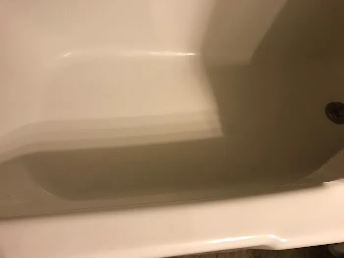 Bathtub Refinishing of Chicago Picture 1