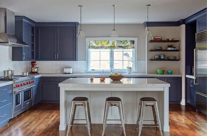 TOP CABINETRY Picture 1