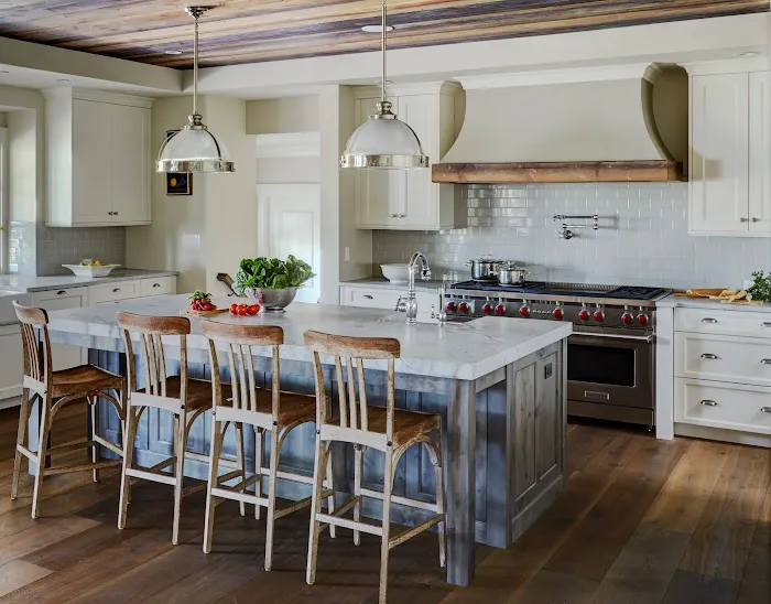 TOP CABINETRY Picture 9