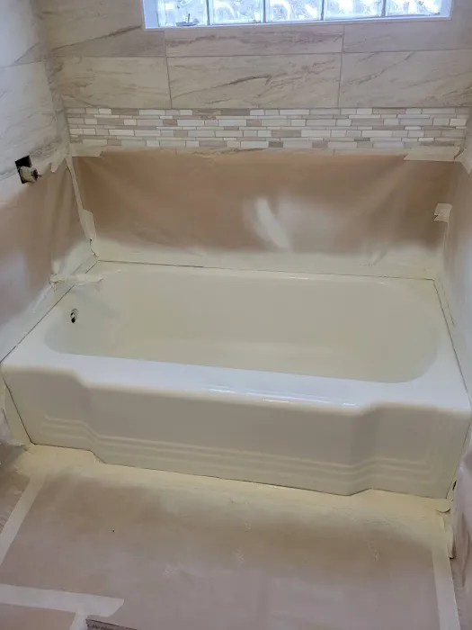 BJ Tub Refinishing Picture 1