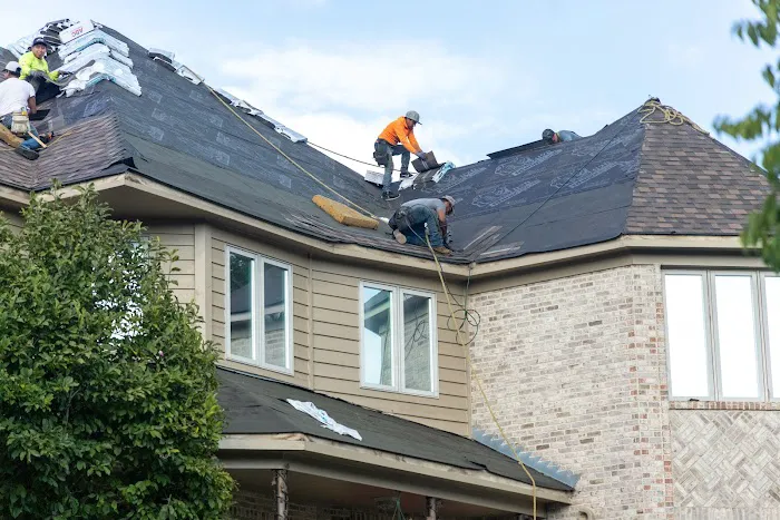 HOME RESTO - ROOFING, SIDING, GUTTERS & EXTERIORS Picture 5