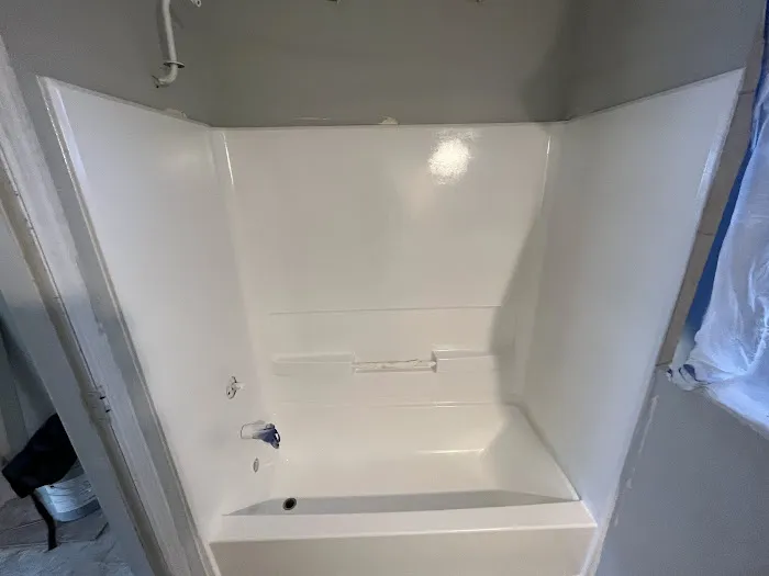 ECR Bathtub refinishing Picture 4