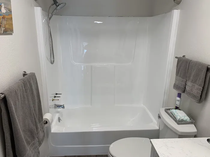 Bathtub Reglazing Specialists Inc Picture 8