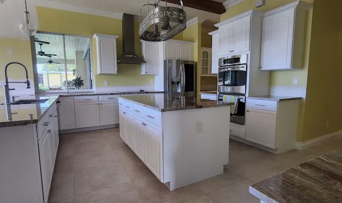 Edgar Kitchen Refinishing Picture 9