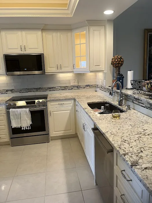 Edgar Kitchen Refinishing Picture 1