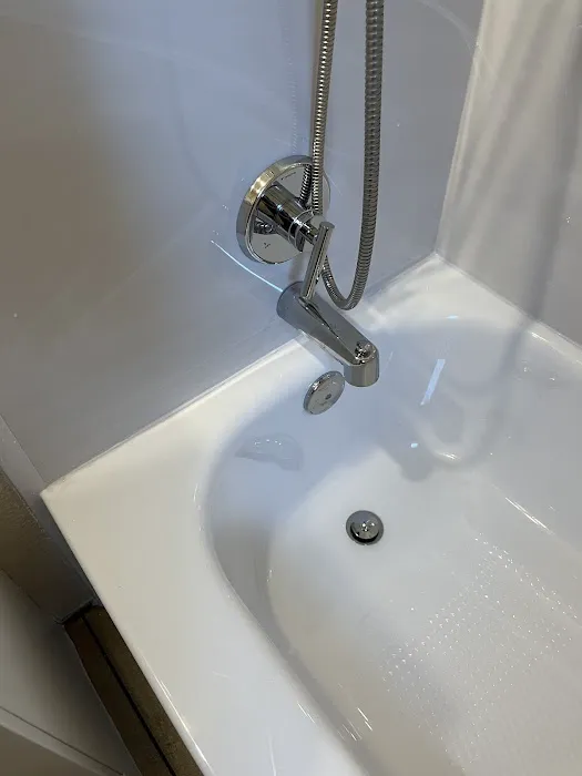Bath Fitter Picture 1