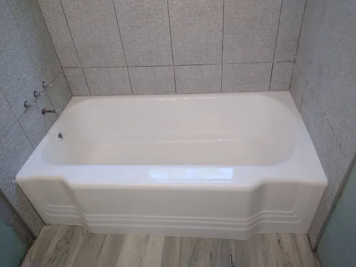Tubs By Tom & Family Picture 1