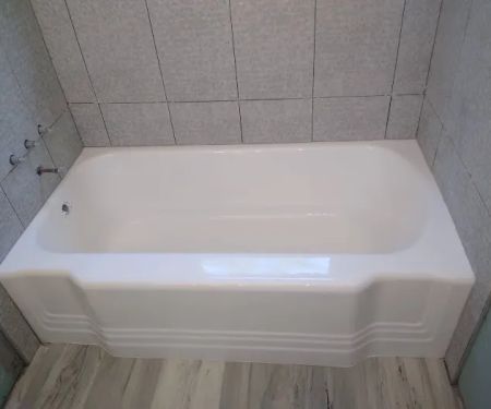 Tubs By Tom & Family