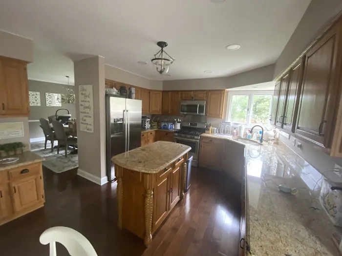 MRPRO Cabinet Refinishing & Painting Picture 2