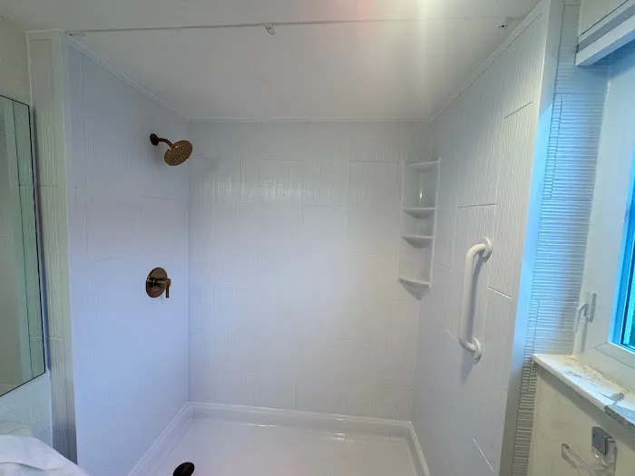 Bath Fitter Picture 7
