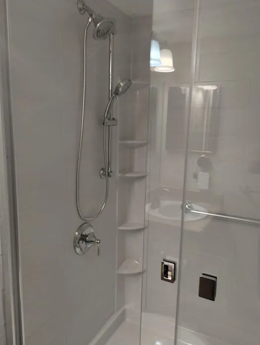 Bath Fitter Picture 10