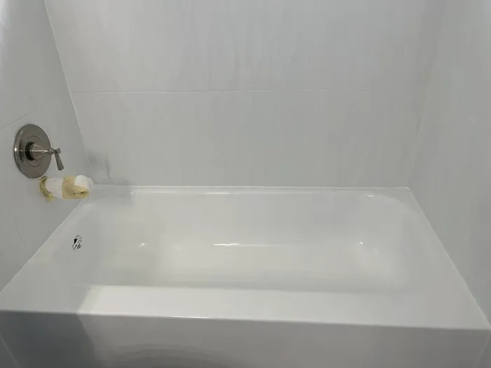 Nelson Tub & Tile Reglazing Picture 1