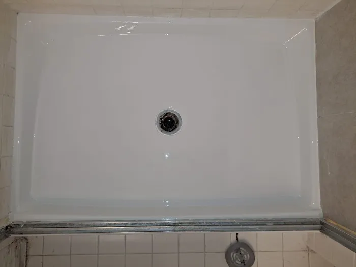 Miami Bathtub Refinishing Picture 2