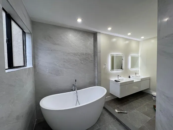 Lux Construction Group Picture 1
