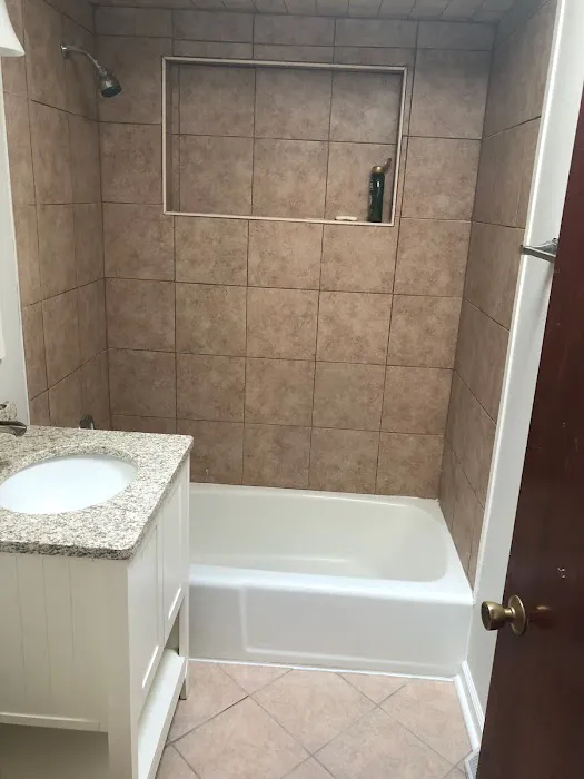 Ronalds Renovations LLC Picture 1