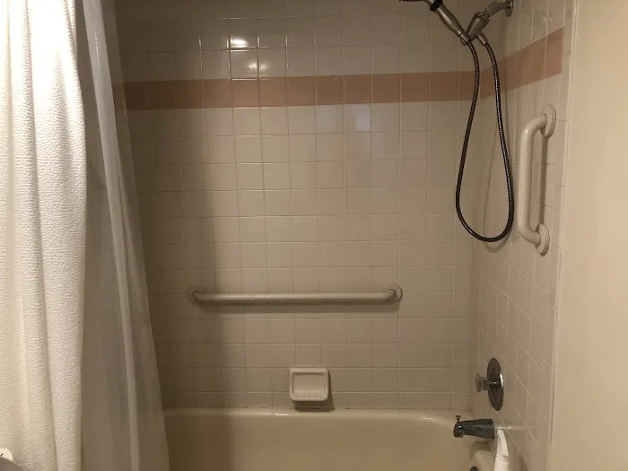 Clear Project LLC Tub and tile Reglazing & Cabinet Refinishing Sarasota Picture 3