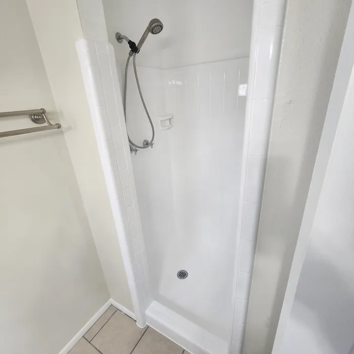 Clear Project LLC Tub and tile Reglazing & Cabinet Refinishing Sarasota Picture 2