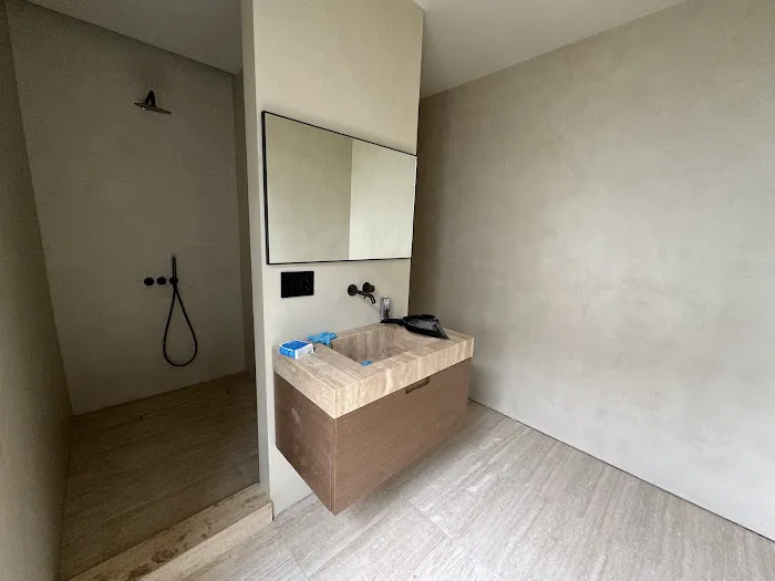 iLux Custom Kitchen and Closets Picture 2