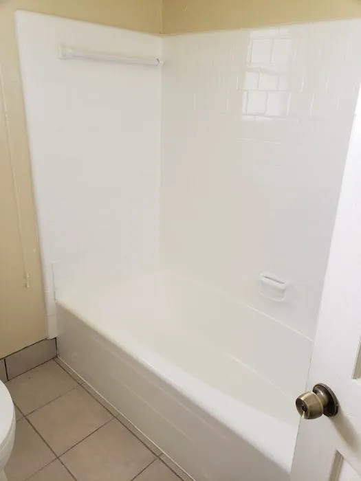 Tub/art refinishing LLC Picture 8