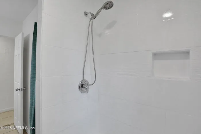 Tub/art refinishing LLC Picture 1